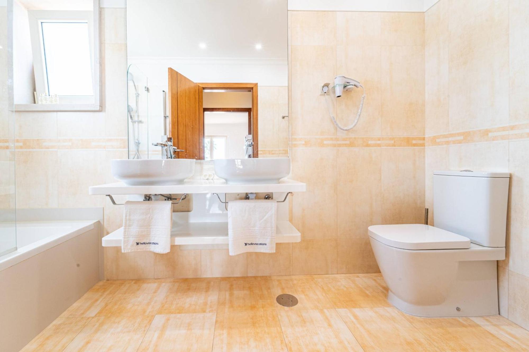 Villa Ribeiro By Hellovacations Albufeira Luaran gambar
