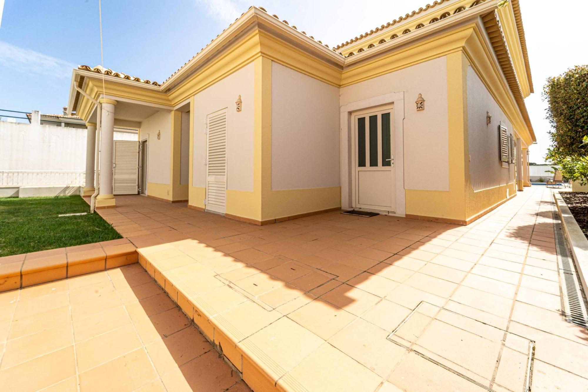 Villa Ribeiro By Hellovacations Albufeira Luaran gambar